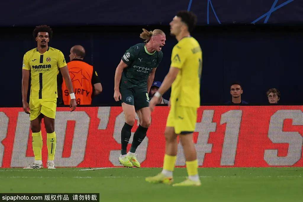 曼城轻取奥地利，苏亚雷斯统治全场