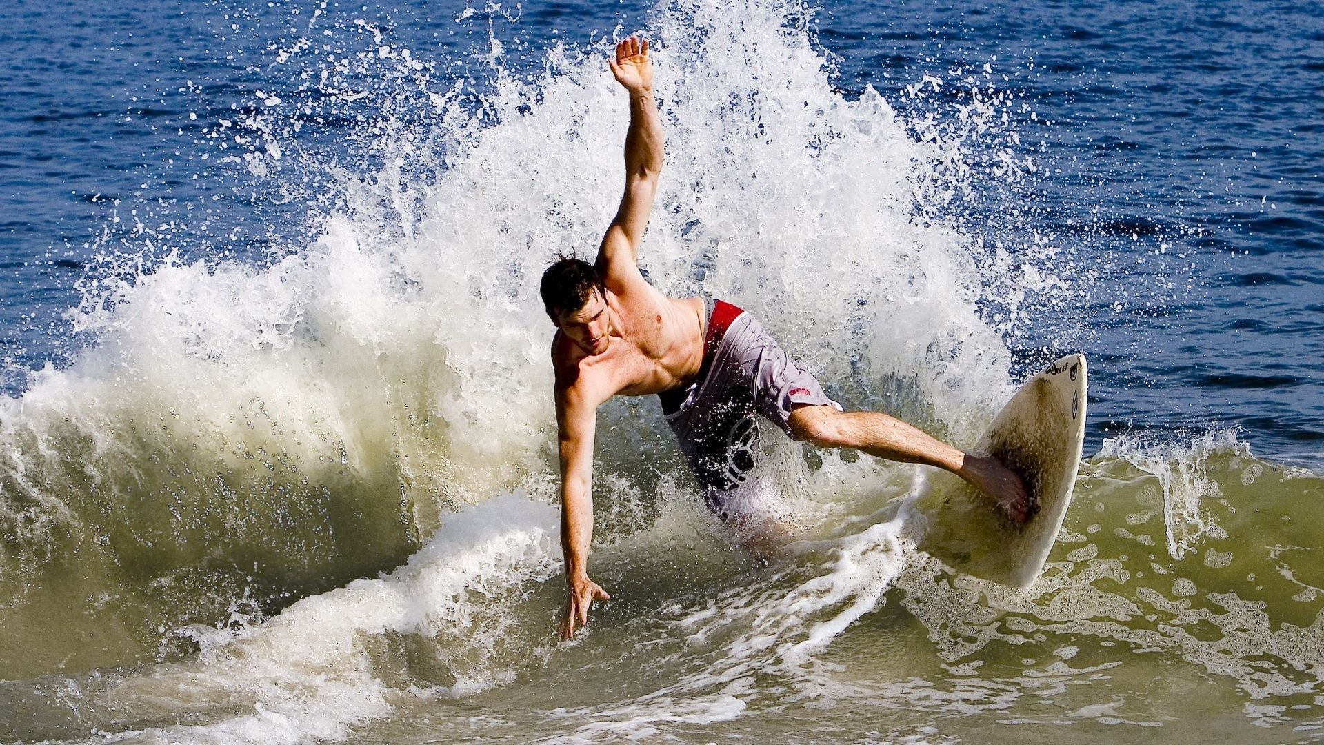 开云体育官网-世界排名争夺战之夜，阿劳霍在焦土之上刻下自己的名字