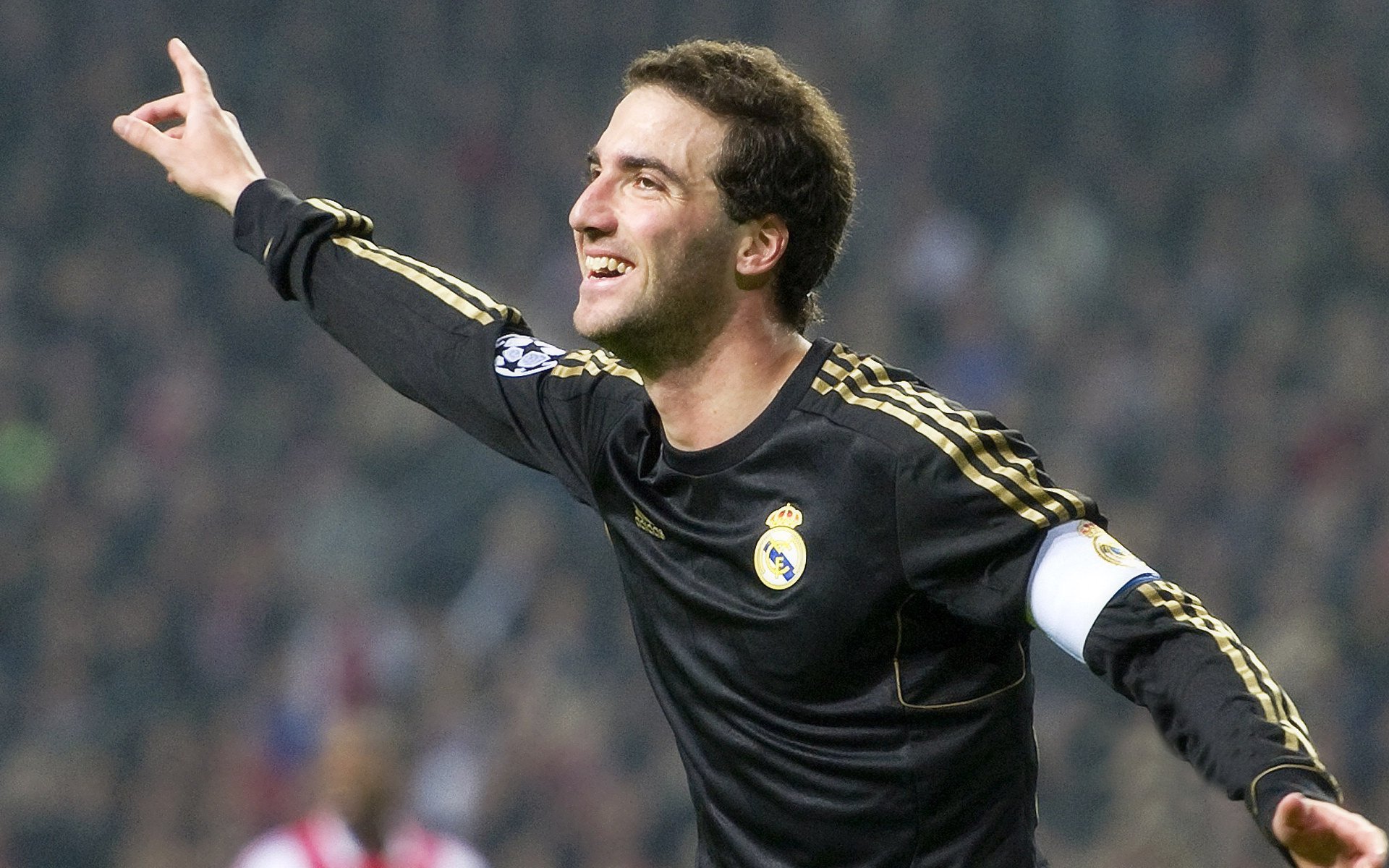 开云体育在线-F1街道赛之夜，穆勒，大场面先生